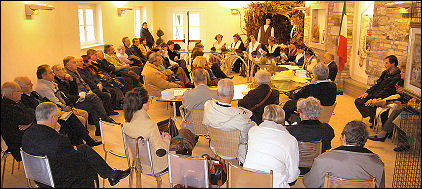 Il pubblico presente nella Sala Consigliare del Comune di Turriaco